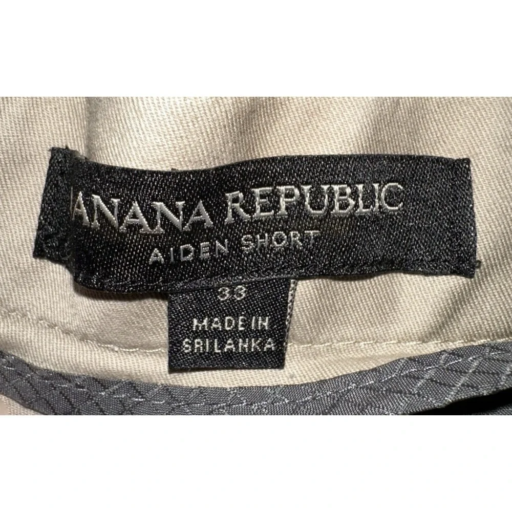 Banana Republic Aiden Shorts Mens Size 33 Tan Flat Front Pockets Stretch